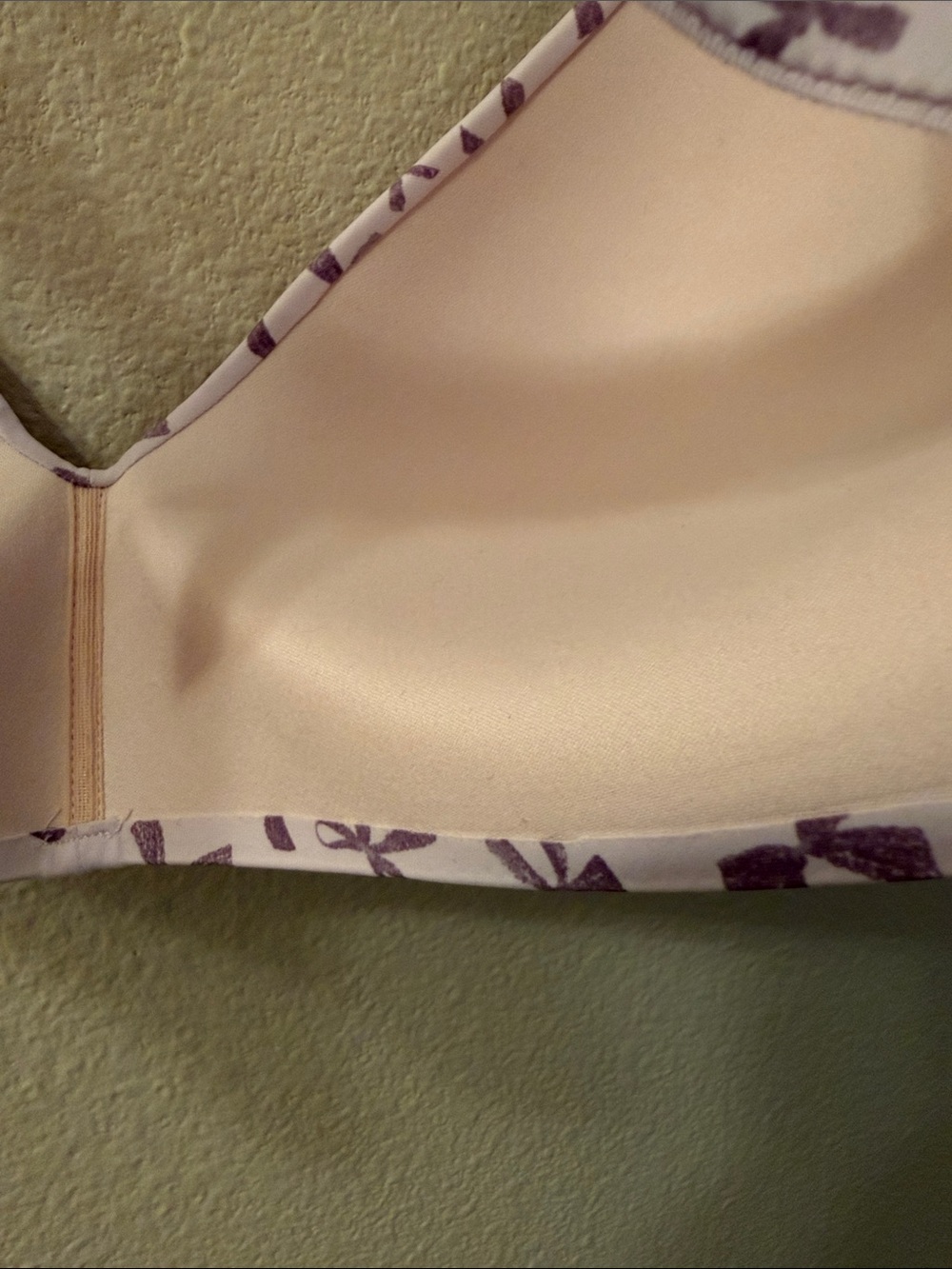 PINK Victoria's Secret Light Pink Bra with Mauve Bow Print never worn - Picture 3 of 3